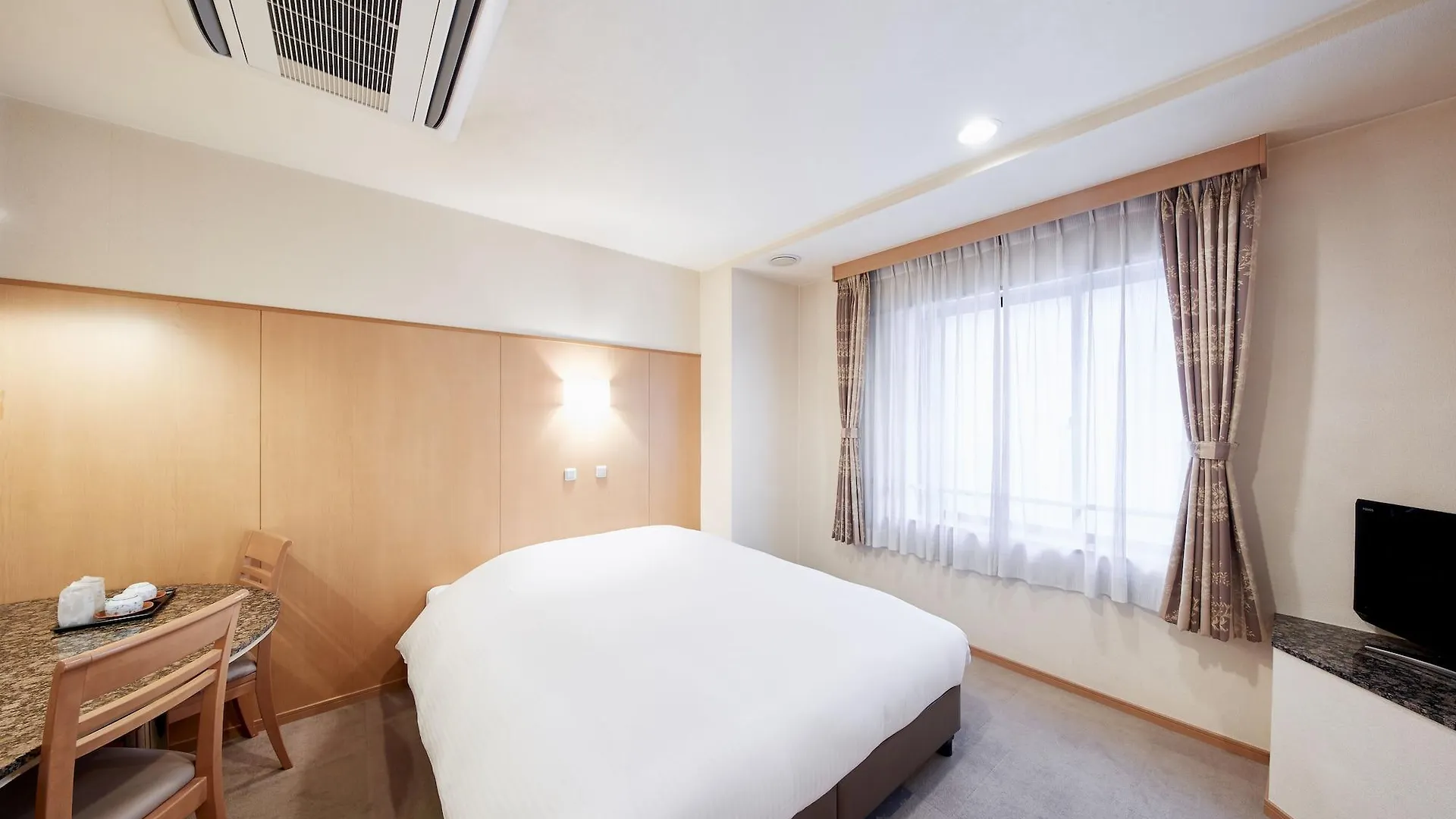 坝镇乐博提润酒店 大阪 经济型酒店