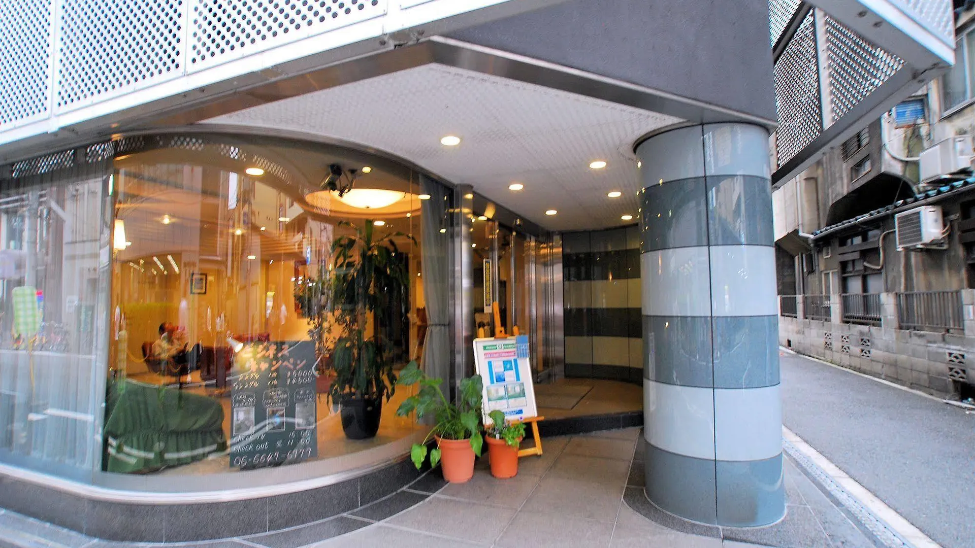 坝镇乐博提润酒店 大阪